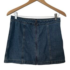 Forever 21 Zip Front Denim Mini Skirt Size Medium Runs Small 100 percent Cotton